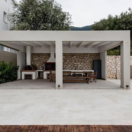 Etherealvilla-Family Villa With Pool Lourdata  Exterior photo